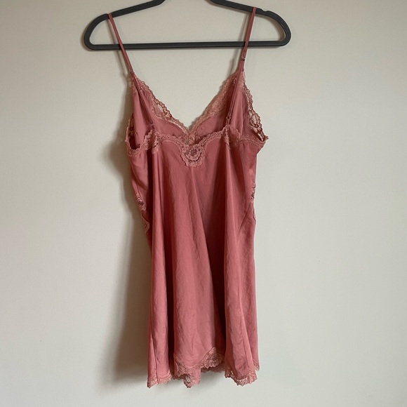 VICTORIA’S SECRET SLIP 💗 - Picture 2 of 4